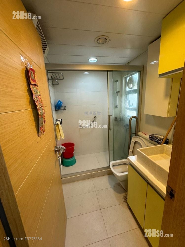 Mei Foo Sun Chuen Sell 3 Bedrooms 679 ft²