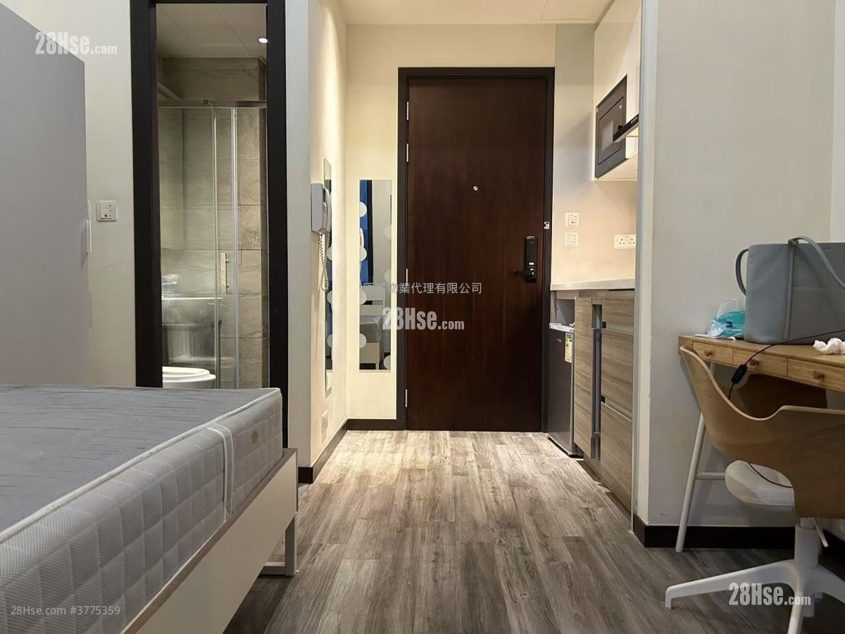 Ava128 Sell Studio 227 ft²