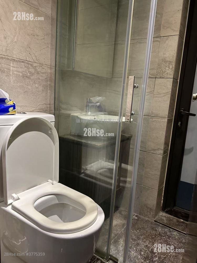 Ava128 Sell Studio 227 ft²