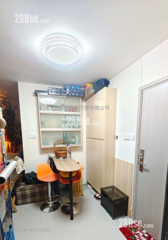 Wyler Garden Sell 2 Bedrooms , 1 Bathroom 372 ft²