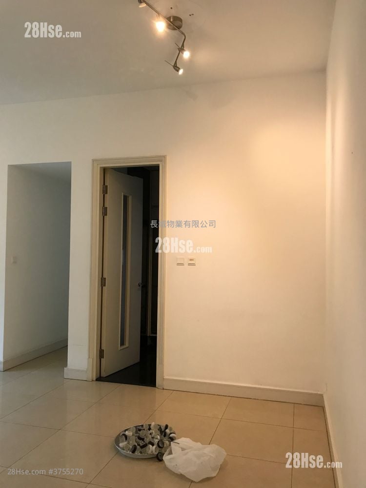 Casa 880 售盤 4 房 , 2 浴室 792 平方呎