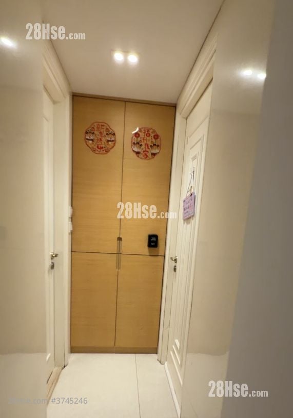 致蓝天 租盘 5+ 房 , 2 浴室 792 平方尺