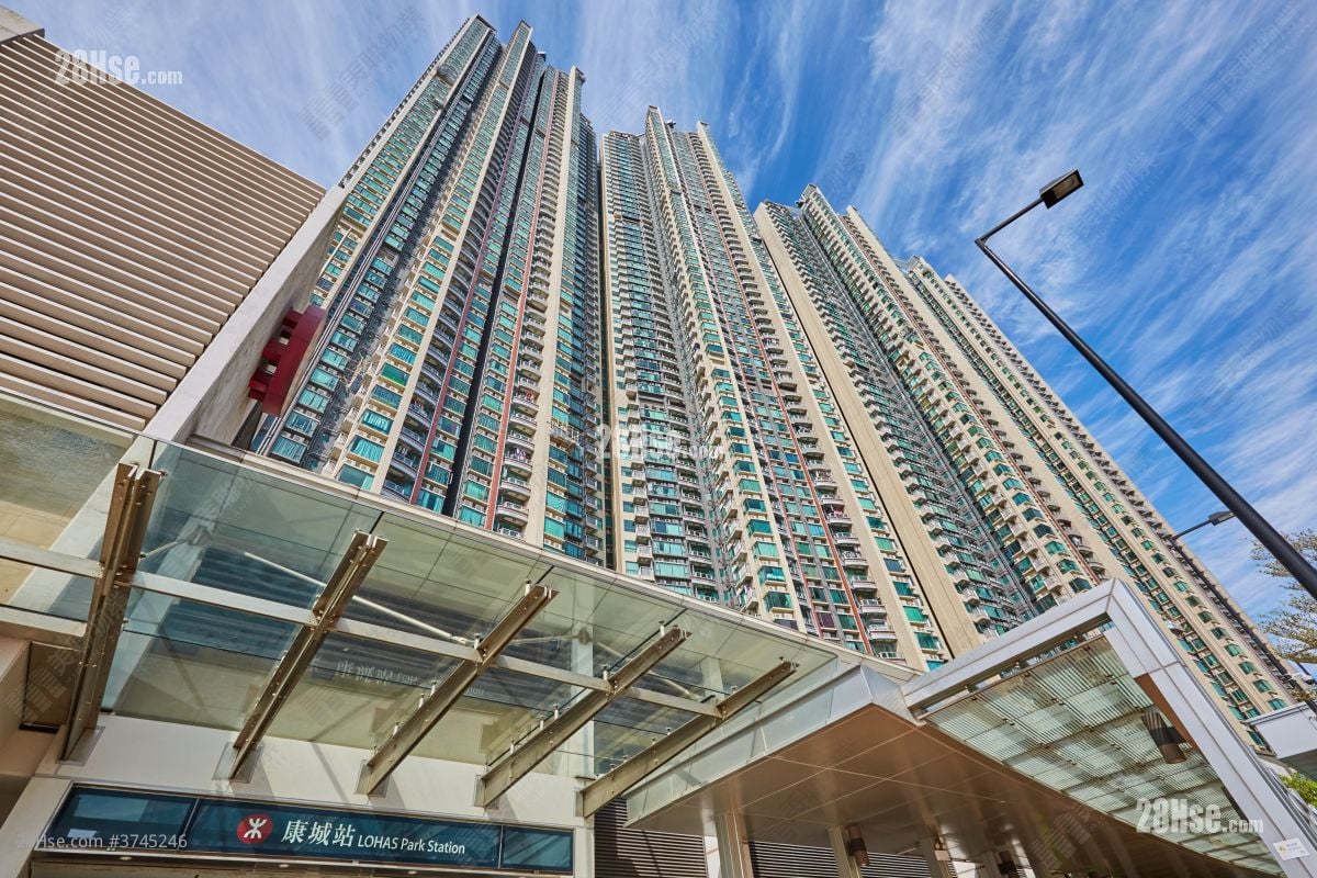 致蓝天 租盘 5+ 房 , 2 浴室 792 平方尺