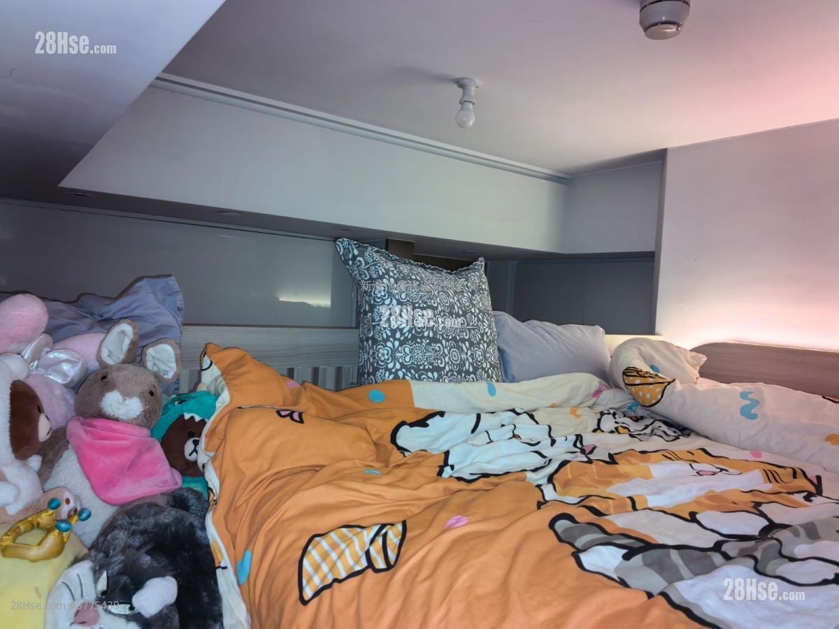 The Vantage Sell Studio , 1 Bathroom 189 ft²