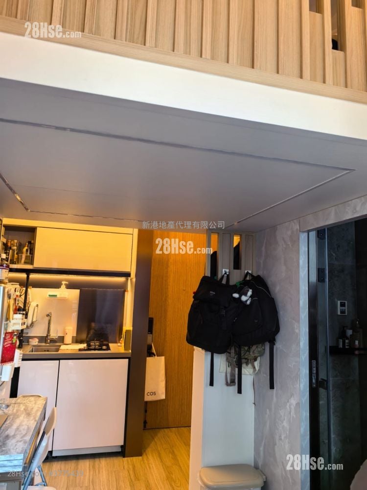 The Vantage Sell Studio , 1 Bathroom 189 ft²