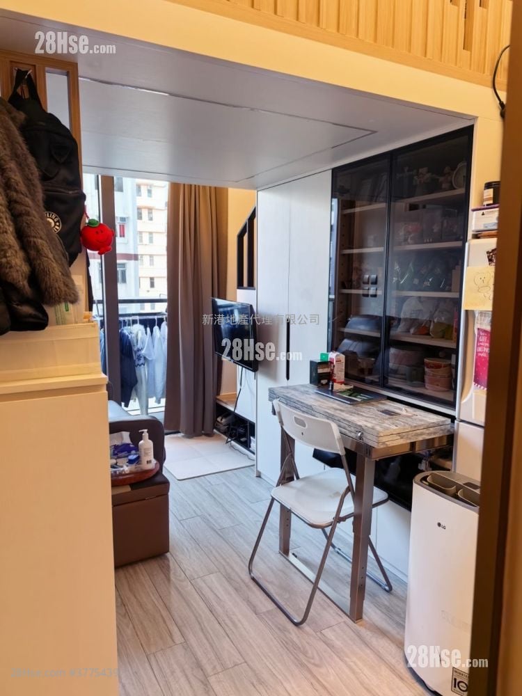 The Vantage Sell Studio , 1 Bathroom 189 ft²