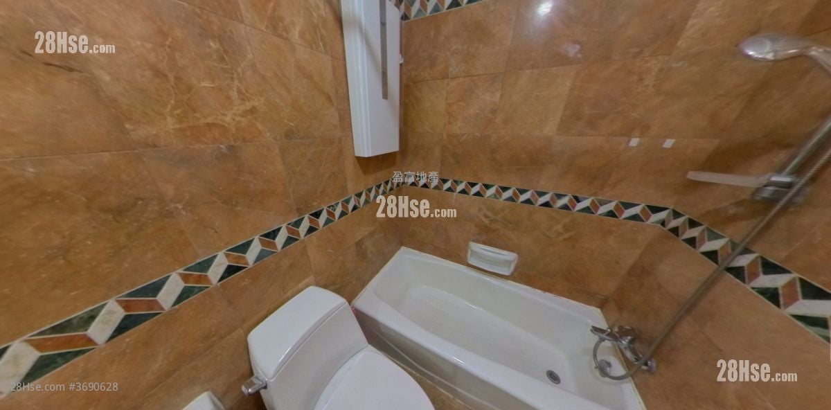 Royal Ascot Sell 2 Bedrooms , 1 Bathroom 594 ft²