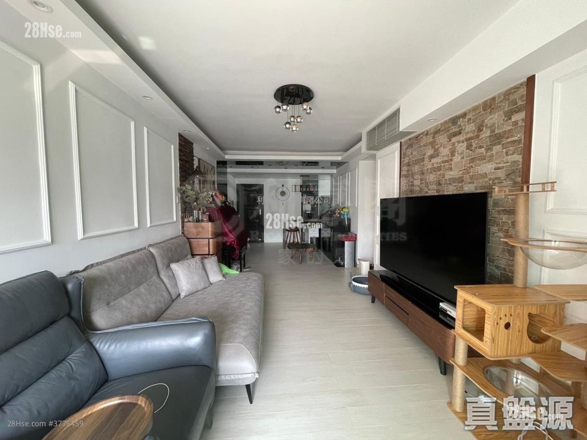 倚龙山庄 售盘 3 房 , 2 浴室 801 平方尺