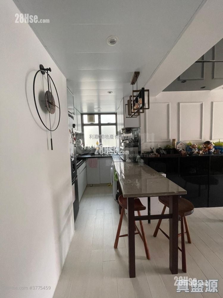 倚龙山庄 售盘 3 房 , 2 浴室 801 平方尺