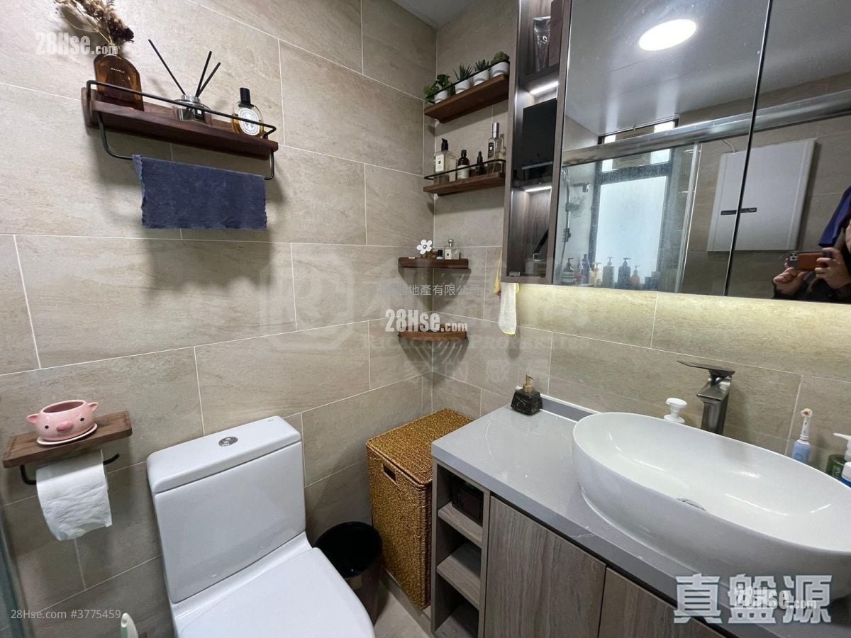 倚龙山庄 售盘 3 房 , 2 浴室 801 平方尺