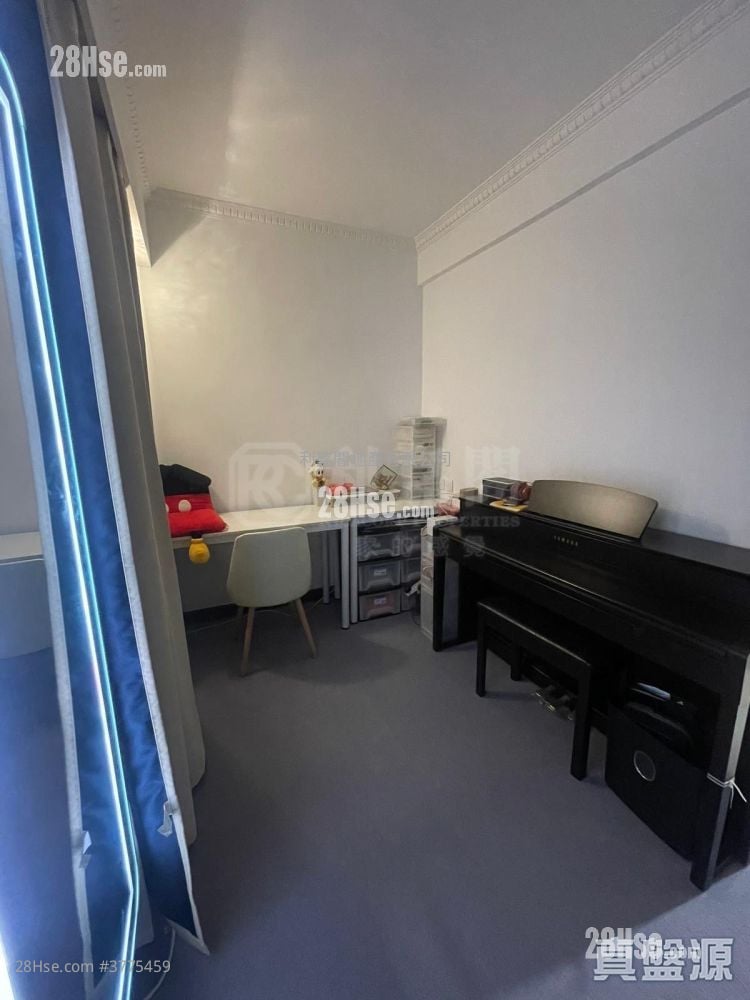 倚龙山庄 售盘 3 房 , 2 浴室 801 平方尺