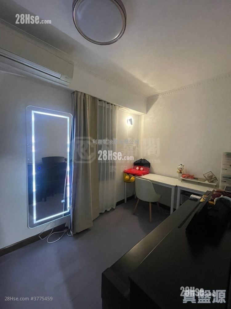 倚龙山庄 售盘 3 房 , 2 浴室 801 平方尺