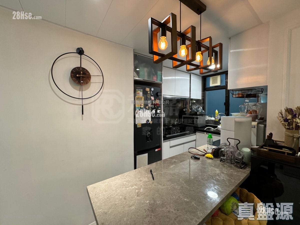 倚龙山庄 售盘 3 房 , 2 浴室 801 平方尺