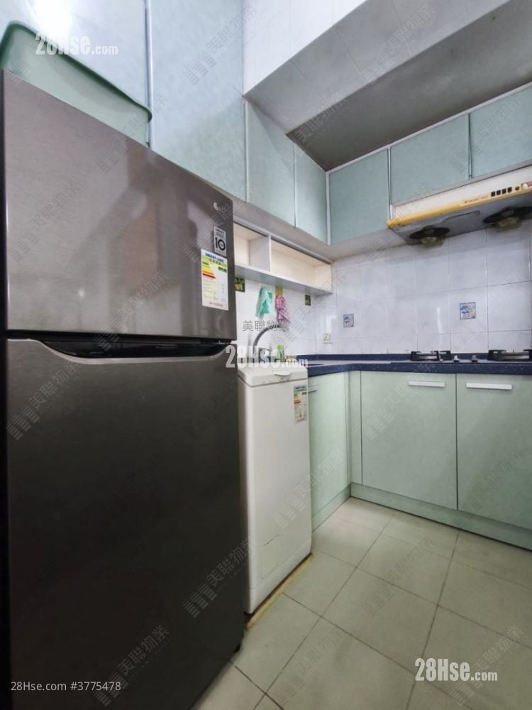 Yuen Long Plaza Sell 3 Bedrooms 550 ft²