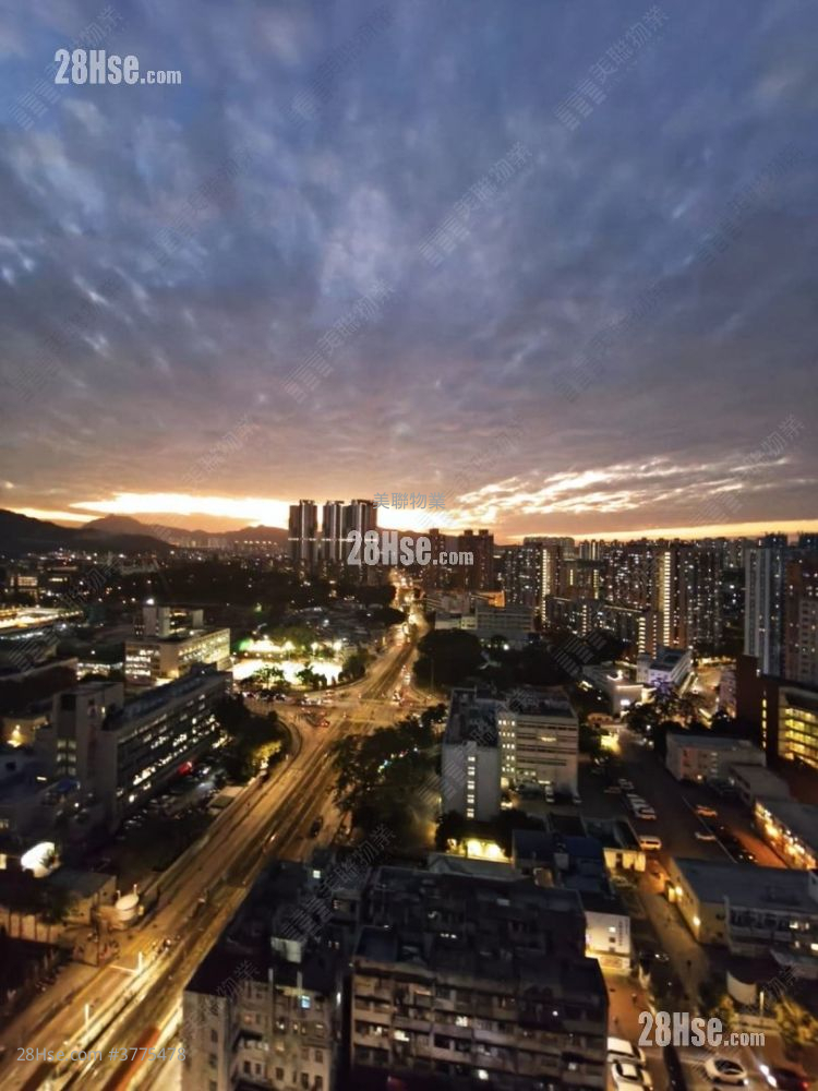 Yuen Long Plaza Sell 3 Bedrooms 550 ft²