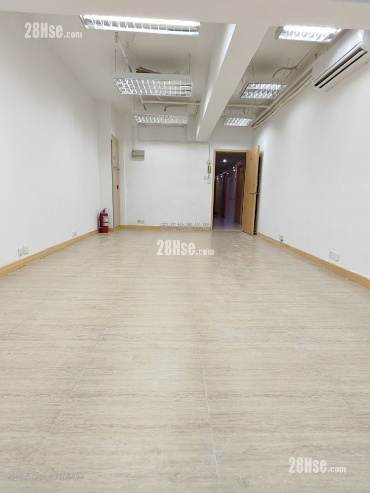 永泰中心 租盘 305 平方尺