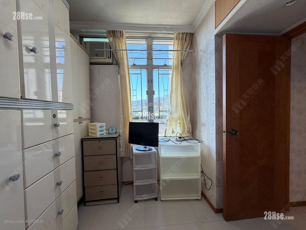Ning Fung Court Sell 2 Bedrooms , 1 Bathroom 506 ft²