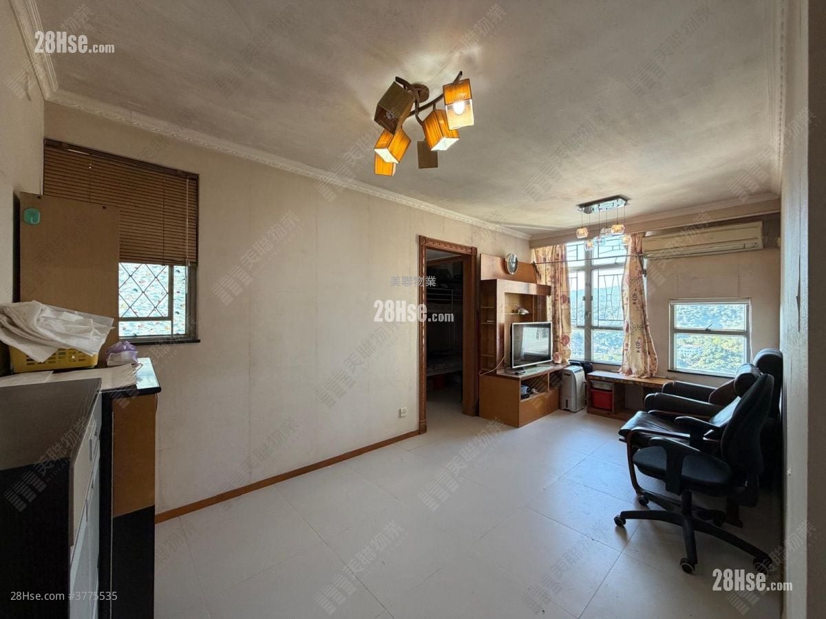 Ning Fung Court Sell 2 Bedrooms , 1 Bathroom 506 ft²