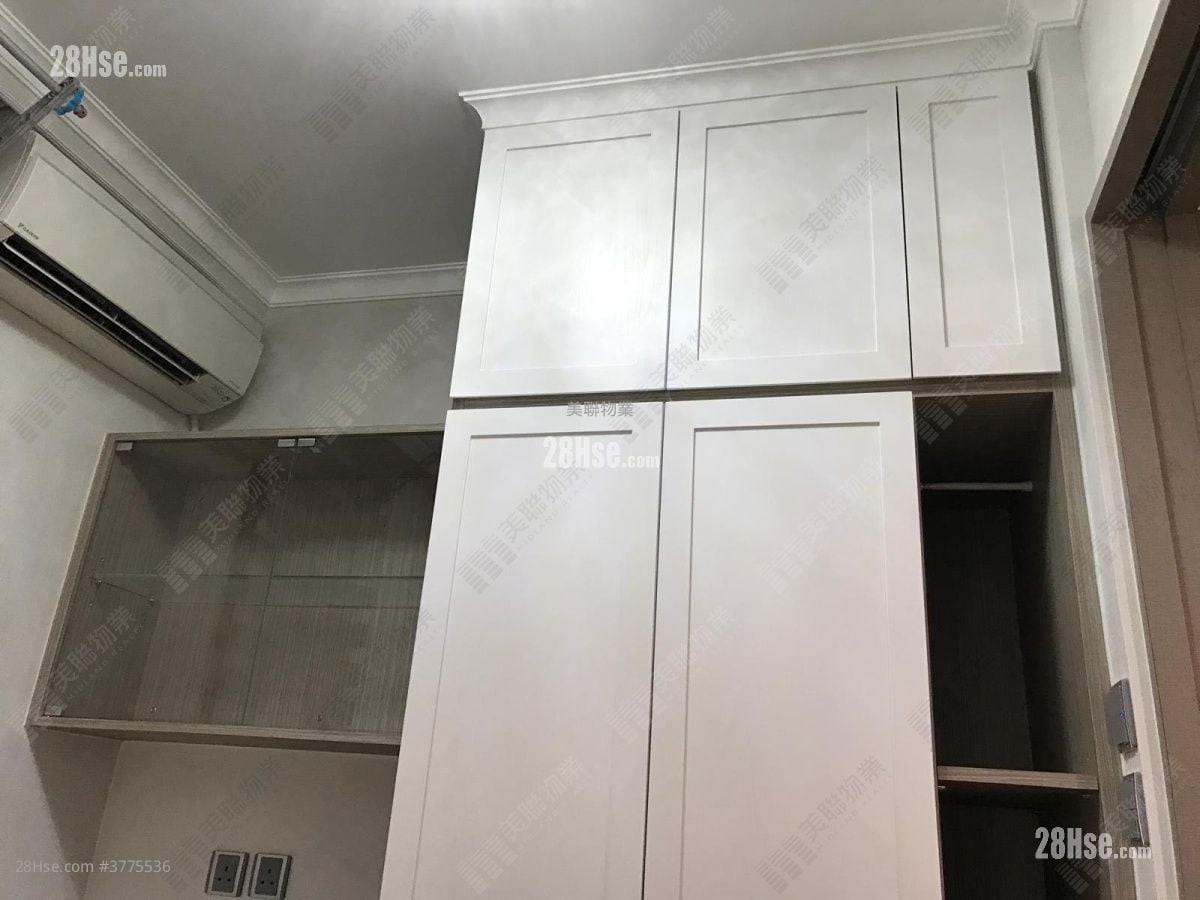 Ning Fung Court Sell 3 Bedrooms , 2 Bathrooms 650 ft²