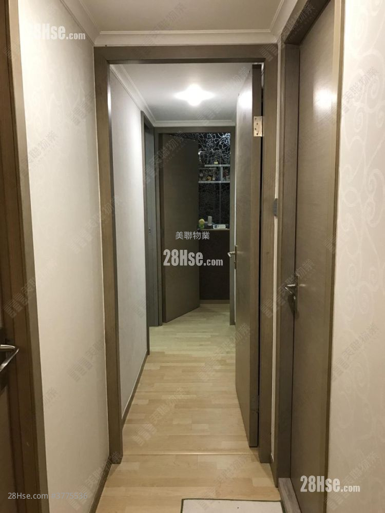 Ning Fung Court Sell 3 Bedrooms , 2 Bathrooms 650 ft²