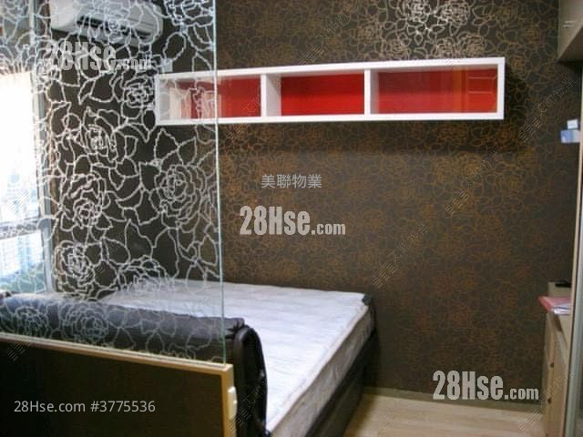 Ning Fung Court Sell 3 Bedrooms , 2 Bathrooms 650 ft²