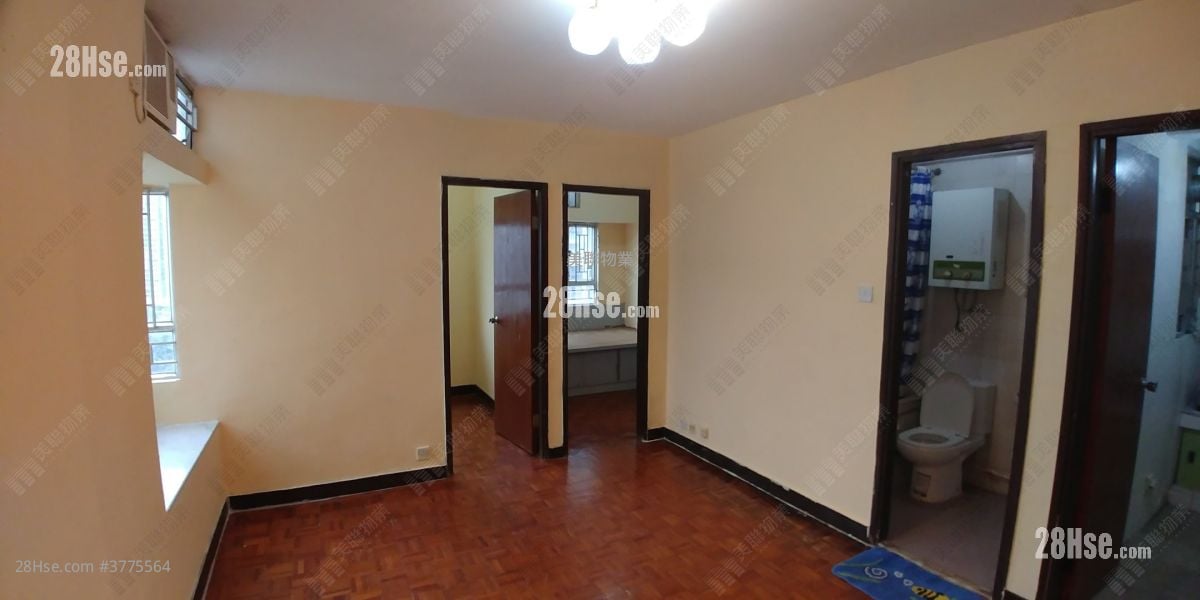 Hong Tak Gardens Sell 2 Bedrooms 363 ft²