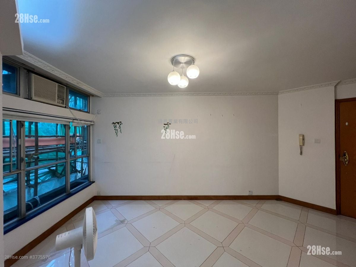 Whampoa Garden Sell 2 Bedrooms , 1 Bathroom 466 ft²