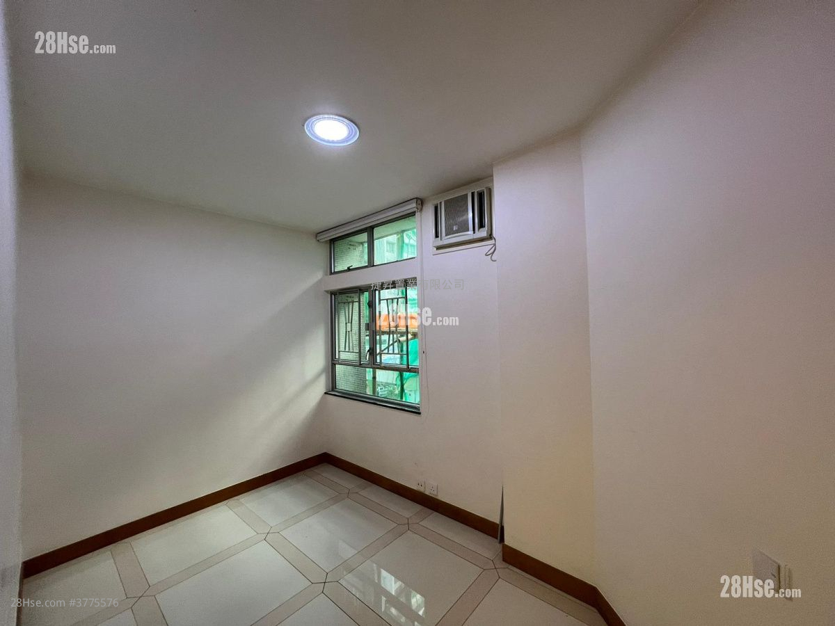 Whampoa Garden Sell 2 Bedrooms , 1 Bathroom 466 ft²