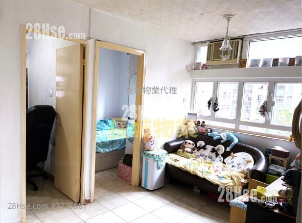 Ming Nga Court Sell 2 Bedrooms , 1 Bathroom 363 ft²