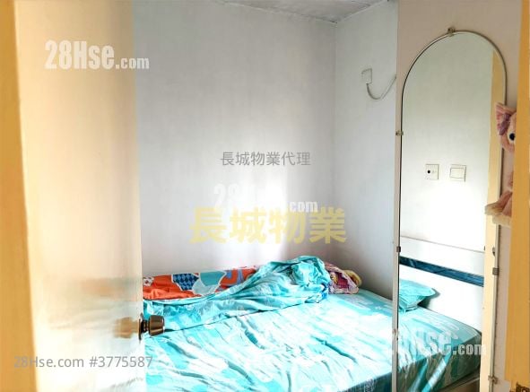 Ming Nga Court Sell 2 Bedrooms , 1 Bathroom 363 ft²