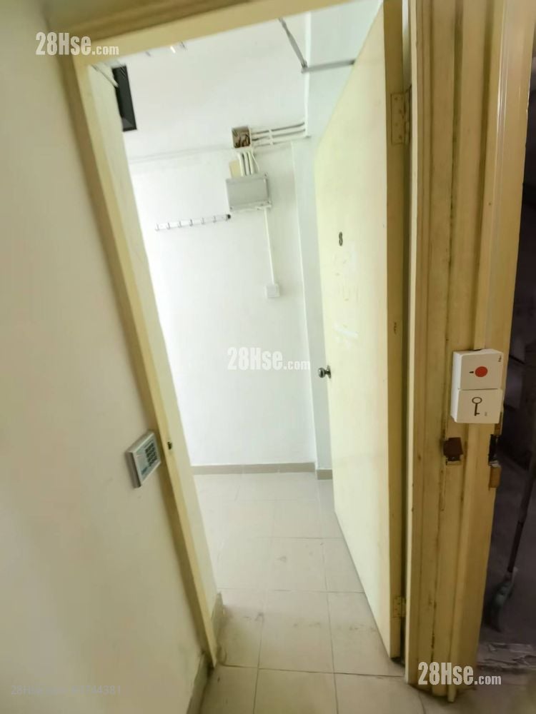 Wing Wah Building Rental 100 ft²