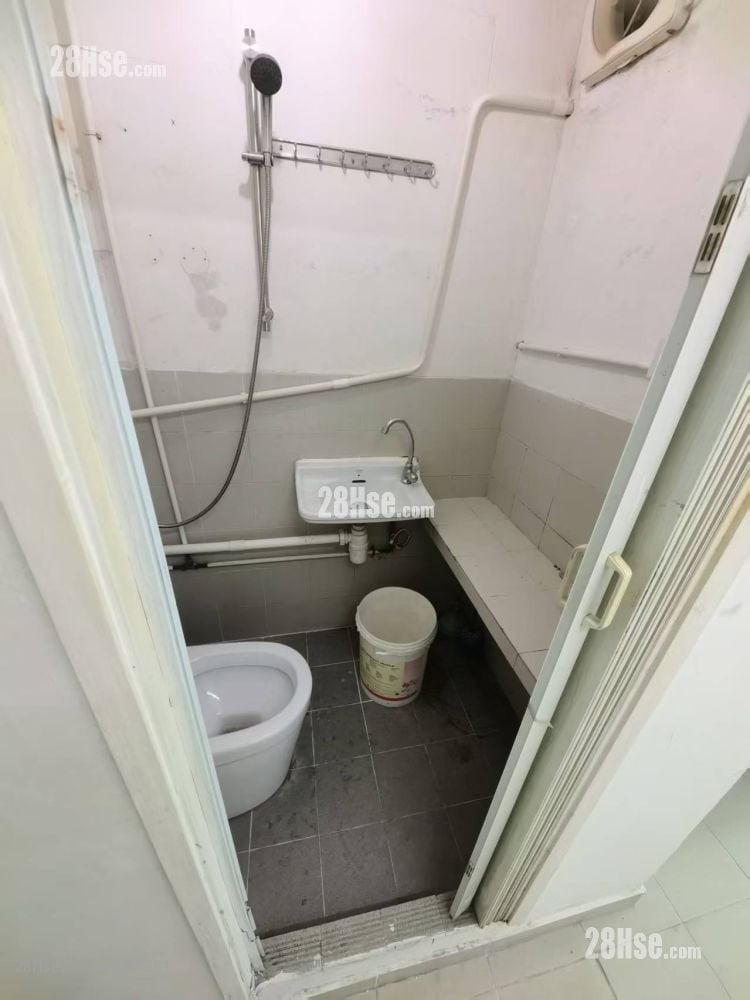 Wing Wah Building Rental 100 ft²