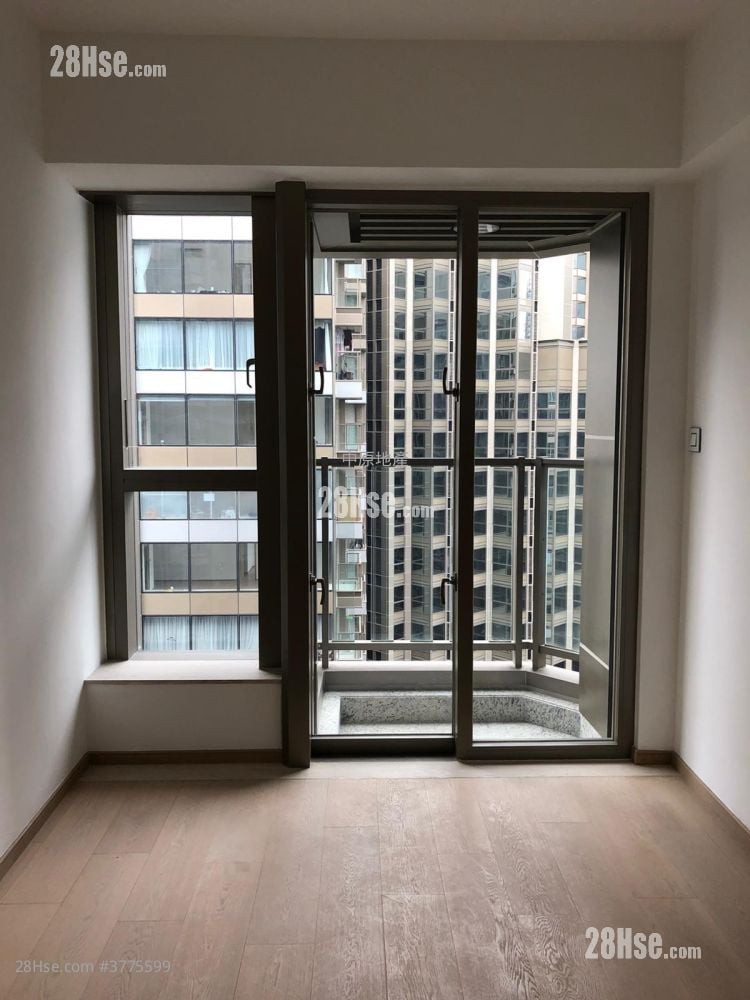 Harbour Glory Sell 2 Bedrooms 578 ft²