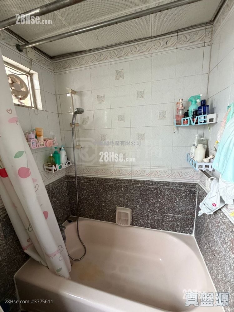 嘉湖山庄 售盘 3 房 , 2 浴室 635 平方尺