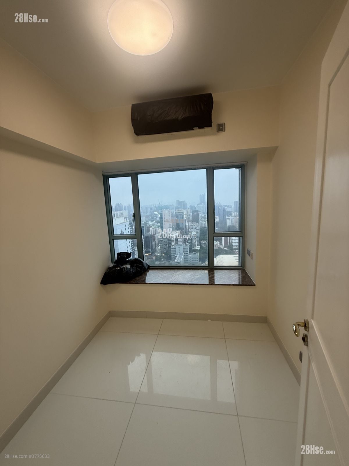 港景峰 售盘 3 房 , 2 浴室 785 平方尺