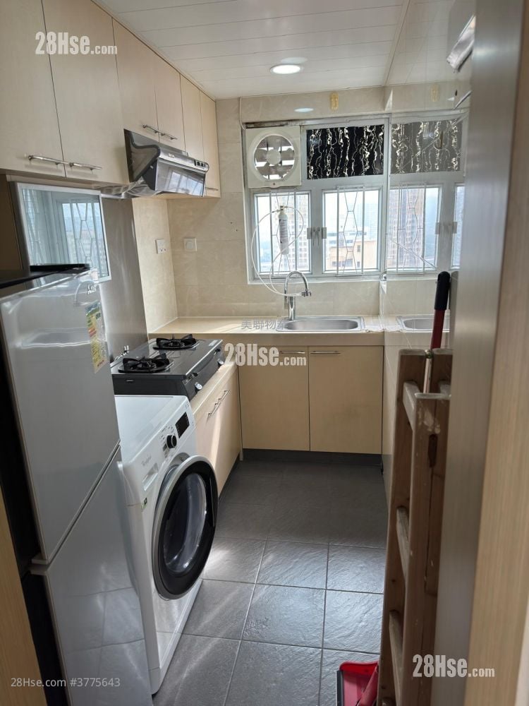 Prosper Centre Sell 3 Bedrooms 502 ft²