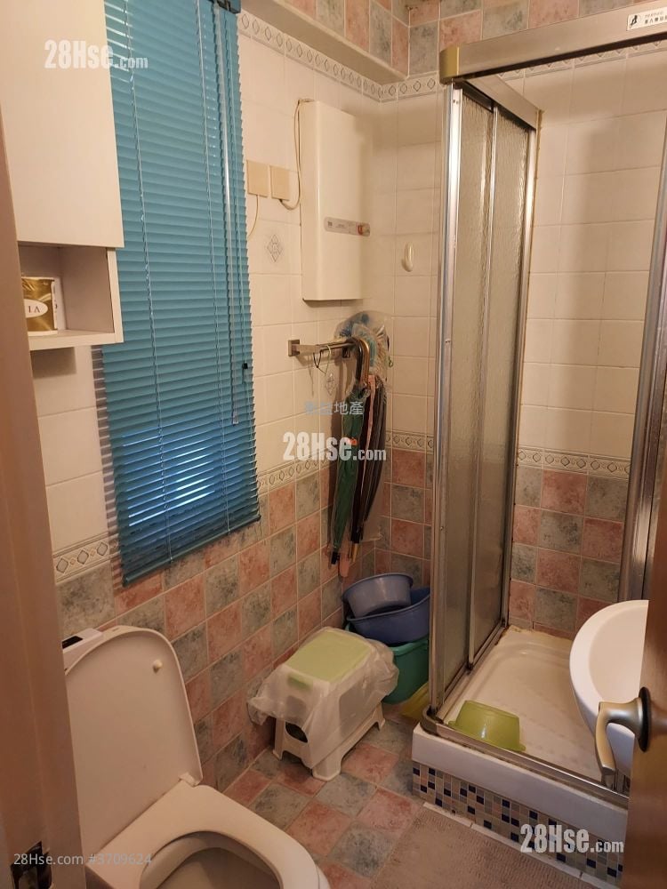 Hung Yan Building Sell 1 Bedroom , 1 Bathroom 343 ft²