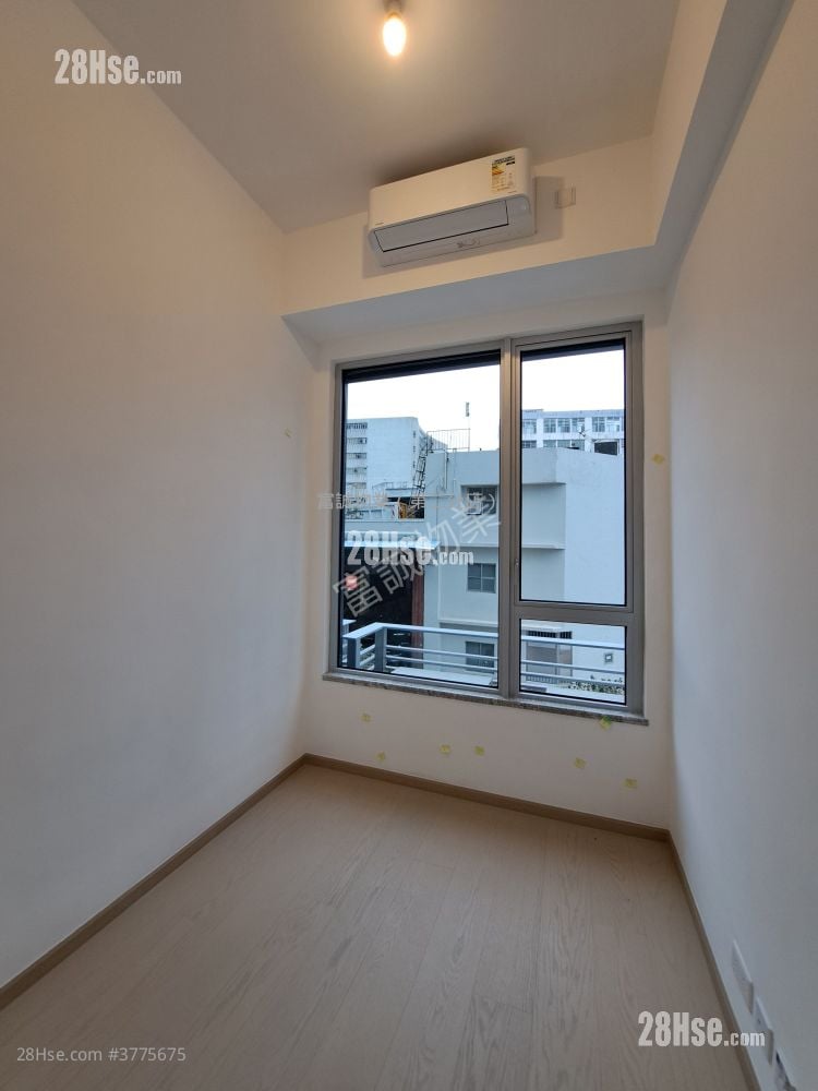 The Coast Line Rental 2 Bedrooms , 1 Bathroom 503 ft²