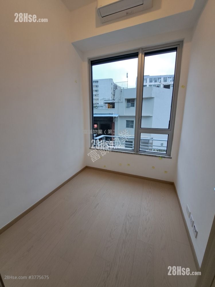 The Coast Line Rental 2 Bedrooms , 1 Bathroom 503 ft²