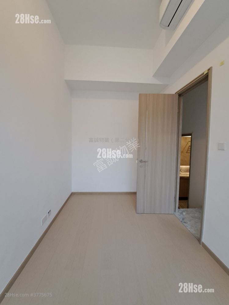 The Coast Line Rental 2 Bedrooms , 1 Bathroom 503 ft²