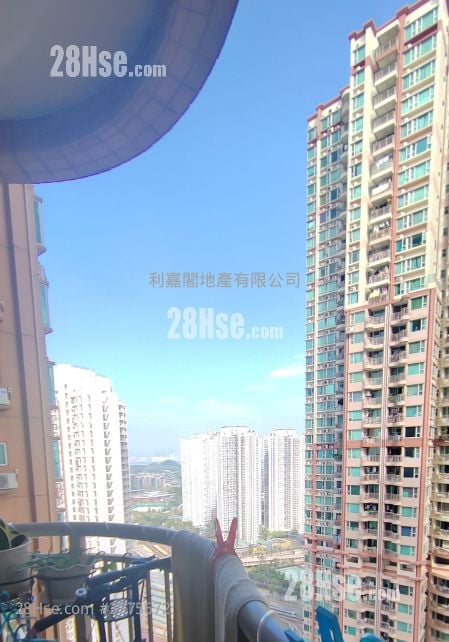 Central Park Towers Sell 2 Bedrooms , 1 Bathroom 498 ft²