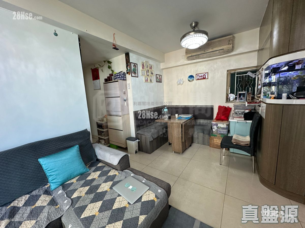 Central Park Towers Sell 2 Bedrooms , 1 Bathroom 498 ft²