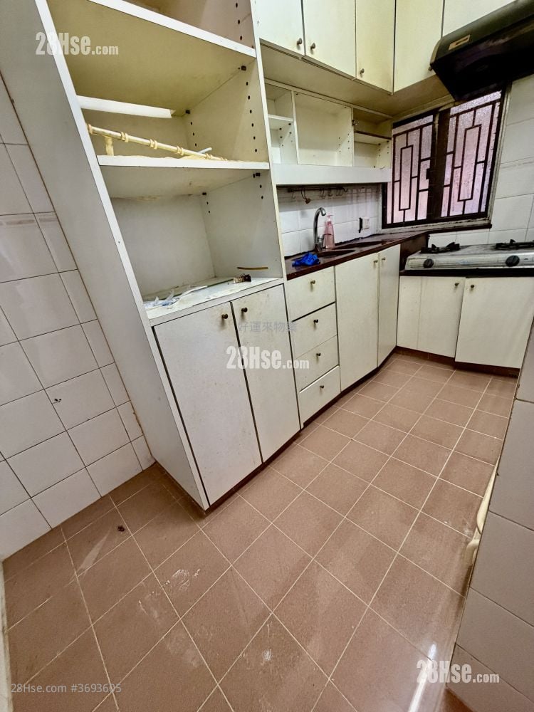 村屋 售盤 3 房 , 1 浴室 630 平方呎