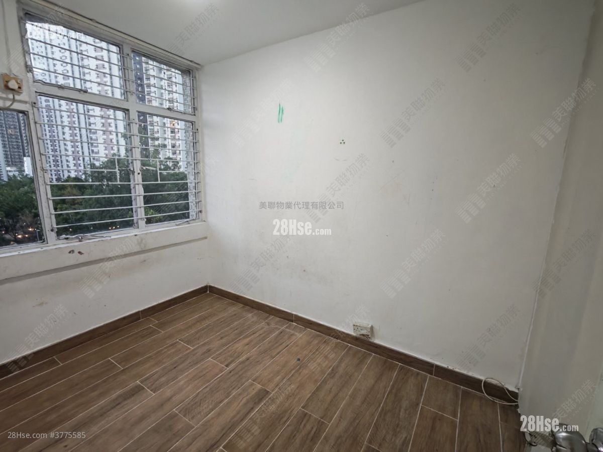 Wah Ming Est Sell 443 ft²