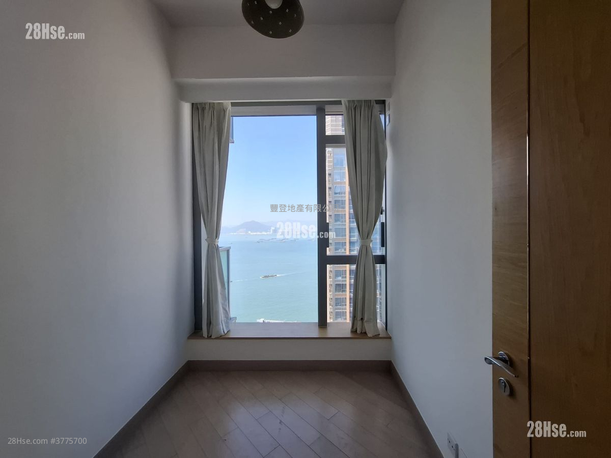 Imperial Kennedy Sell 1,259 ft²