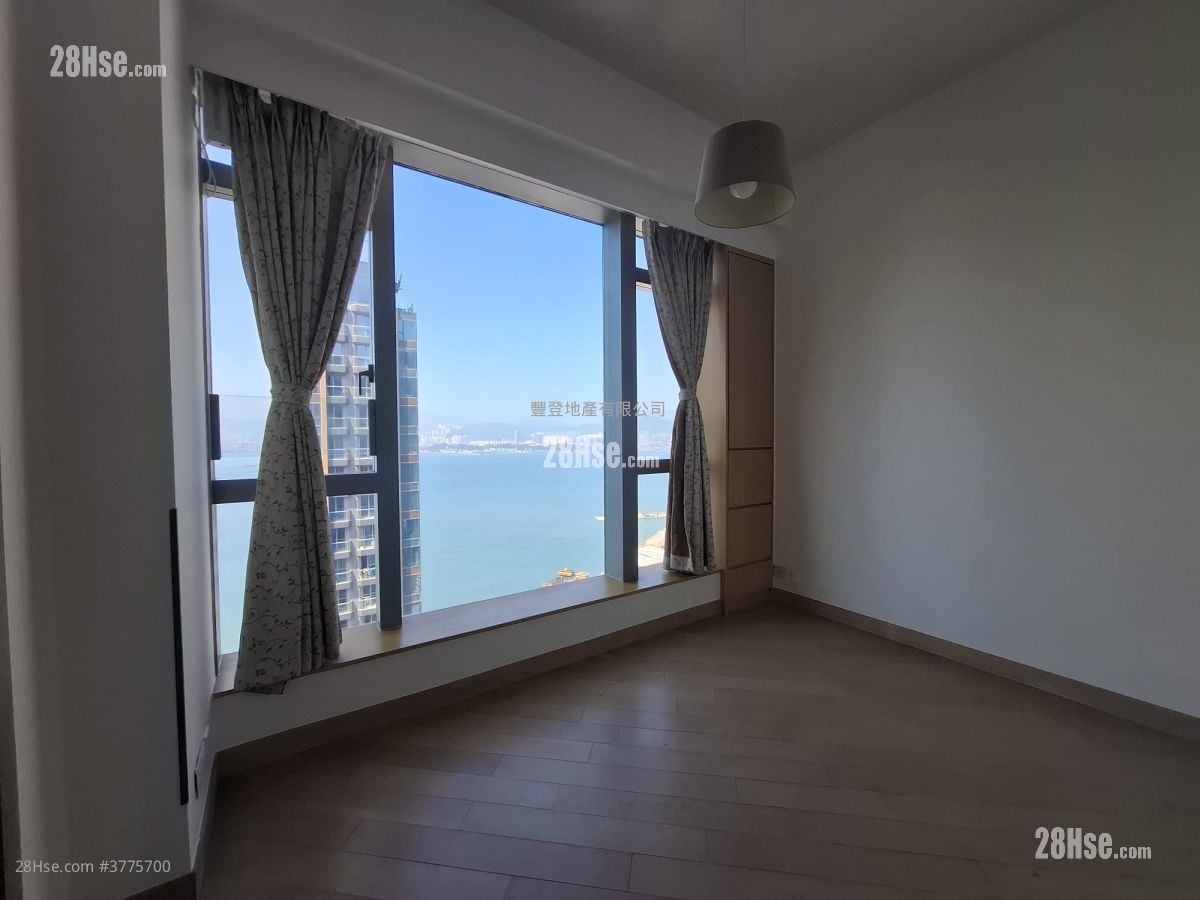 Imperial Kennedy Sell 1,259 ft²