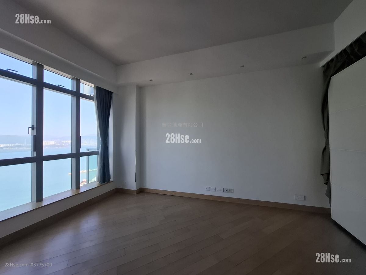 Imperial Kennedy Sell 1,259 ft²