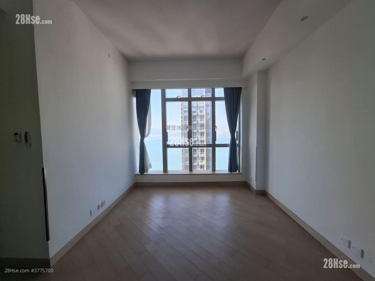 Imperial Kennedy Sell 1,259 ft²