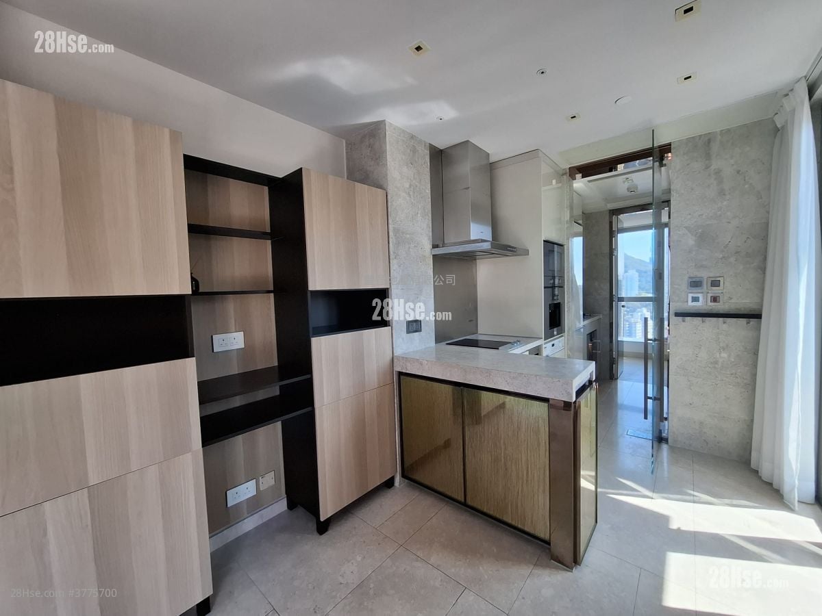 Imperial Kennedy Sell 1,259 ft²