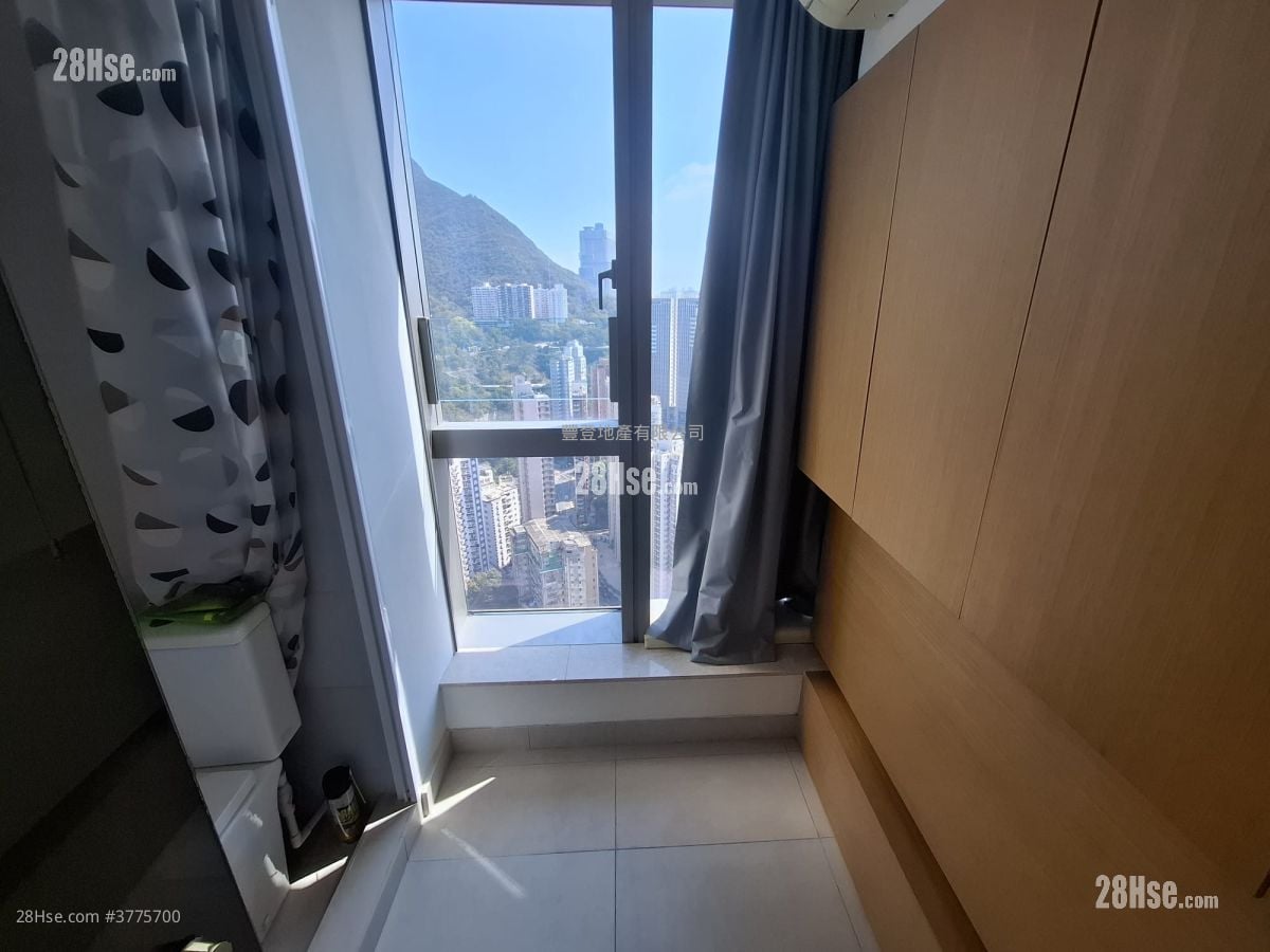 Imperial Kennedy Sell 1,259 ft²